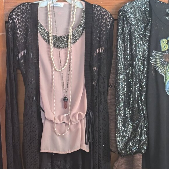 Vintage sheer soft chiffon top with beaded neckline L/XL - Picture 4 of 4